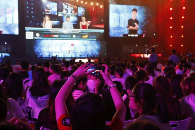 留情地向茹 留情地向茹